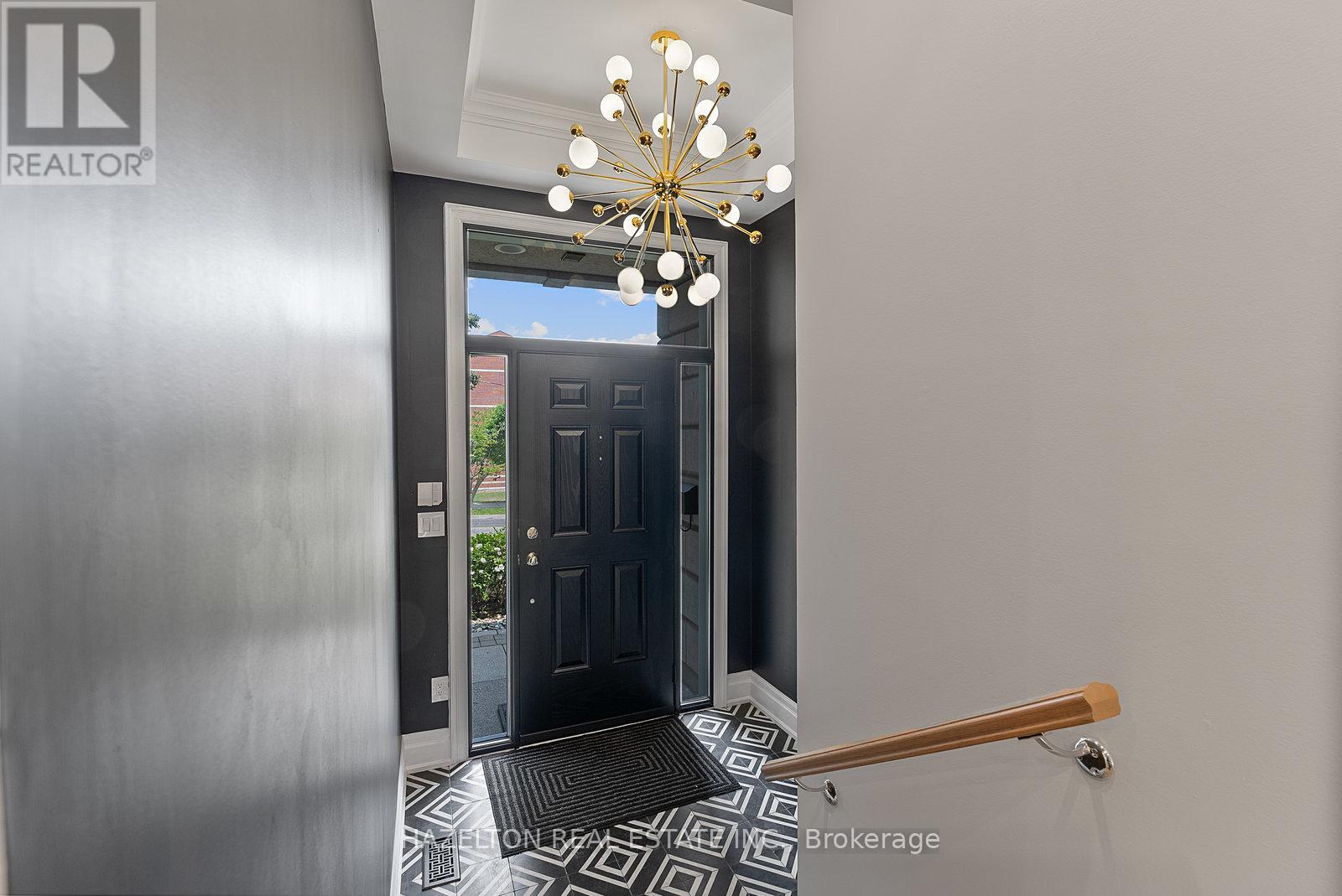 258 Spadina Road, Toronto, Ontario  M5R 2V1 - Photo 4 - C12210154