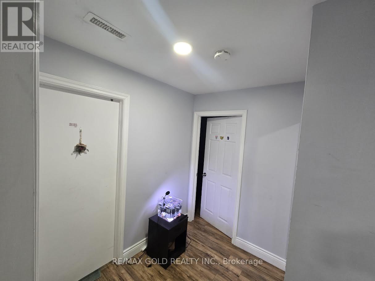 56 Tumbleweed Crescent, London South, Ontario  N6E 2N7 - Photo 3 - X12446216