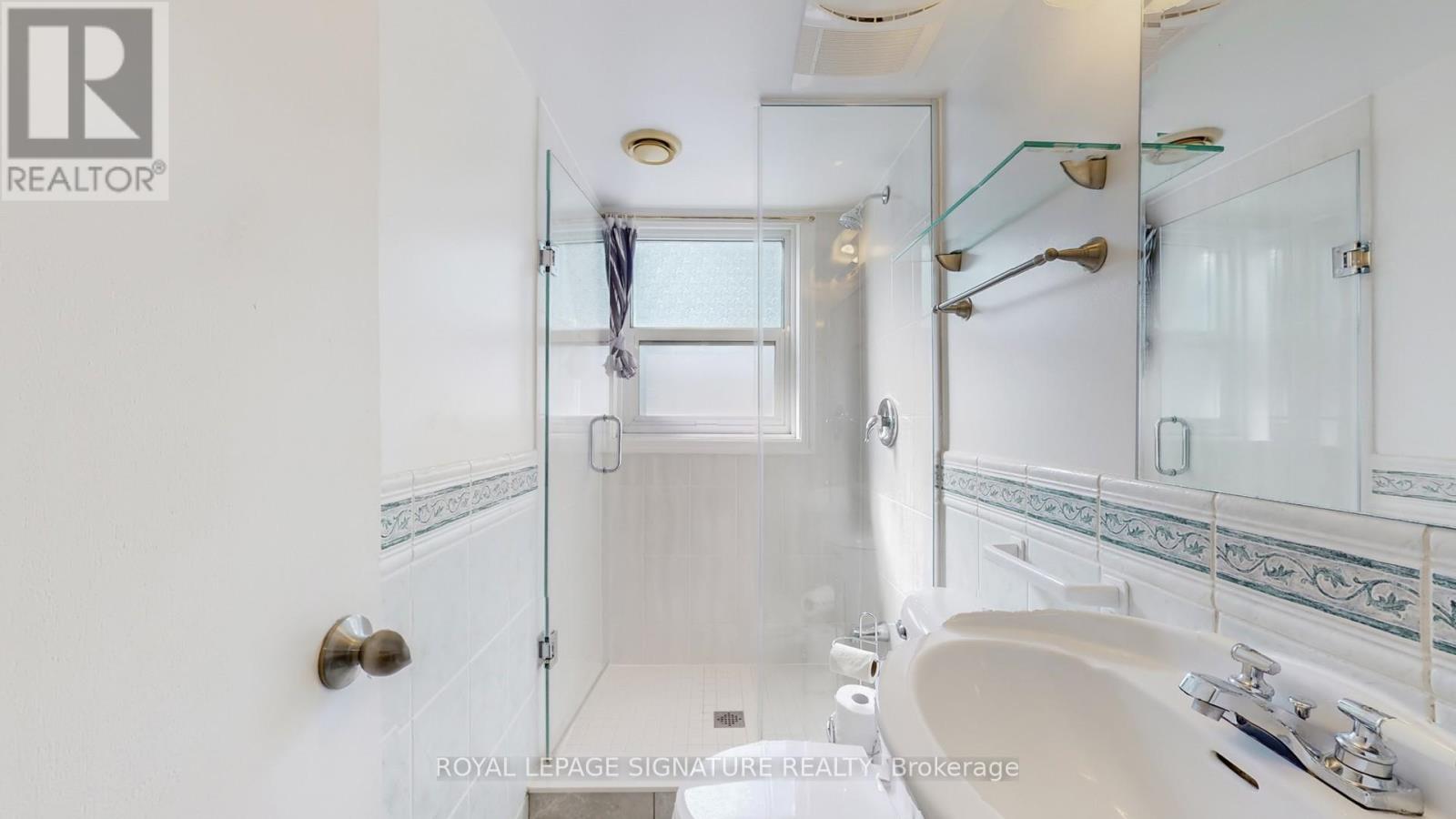 145 Sloane Avenue, Toronto, Ontario  M4A 2B8 - Photo 39 - C12446425