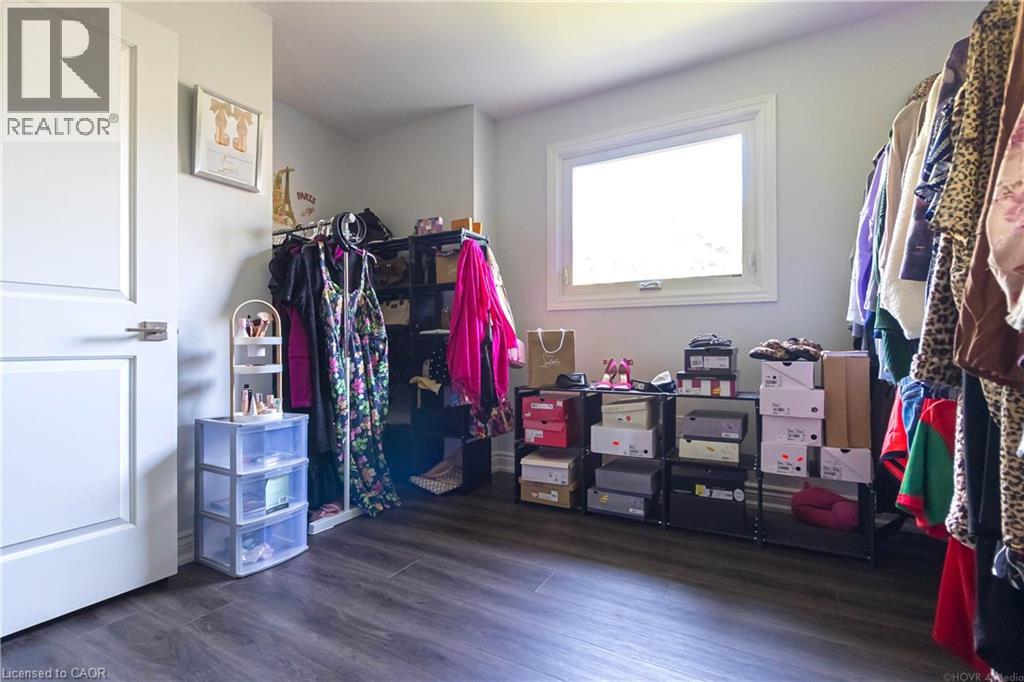 2390 Sinclair Circle, Burlington, Ontario  L7P 3C3 - Photo 16 - 40776617