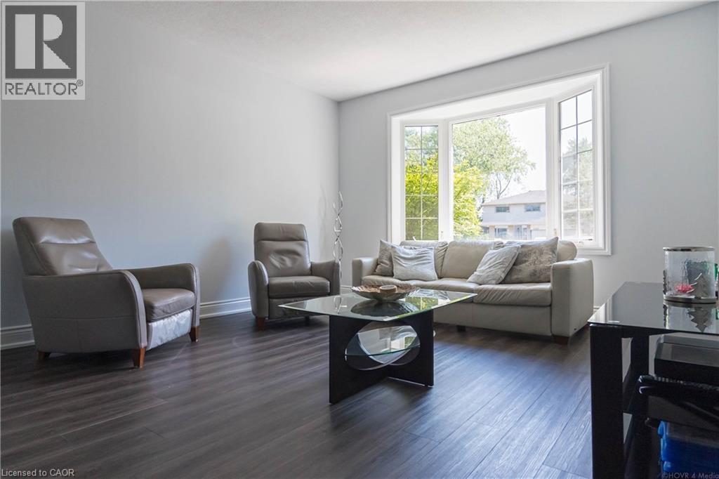 2390 Sinclair Circle, Burlington, Ontario  L7P 3C3 - Photo 4 - 40776617