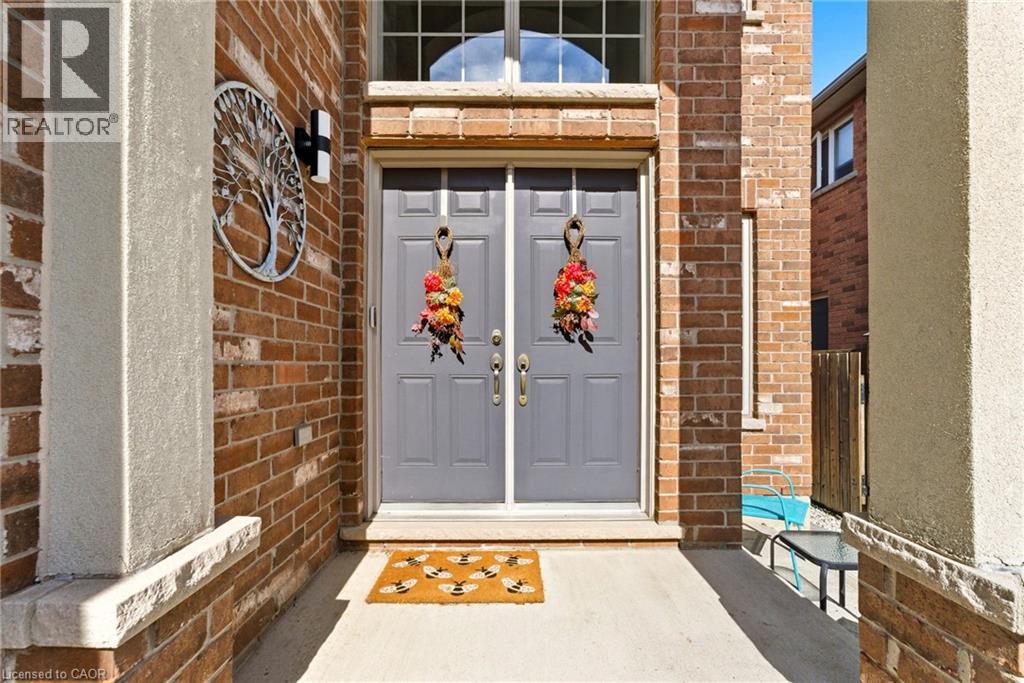 40 Benedict Place, Hamilton, Ontario  L9A 0A3 - Photo 3 - 40776583