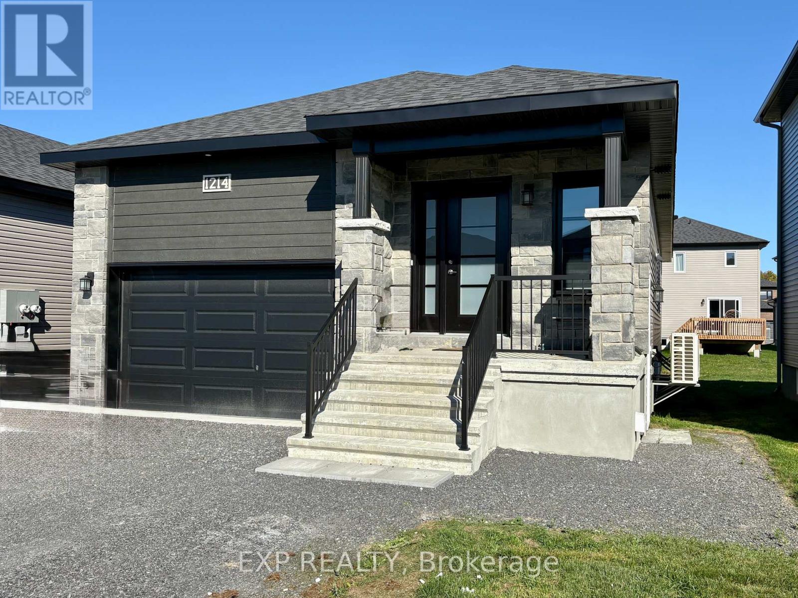 1214 MONTBLANC CRESCENT, Russell, Ontario