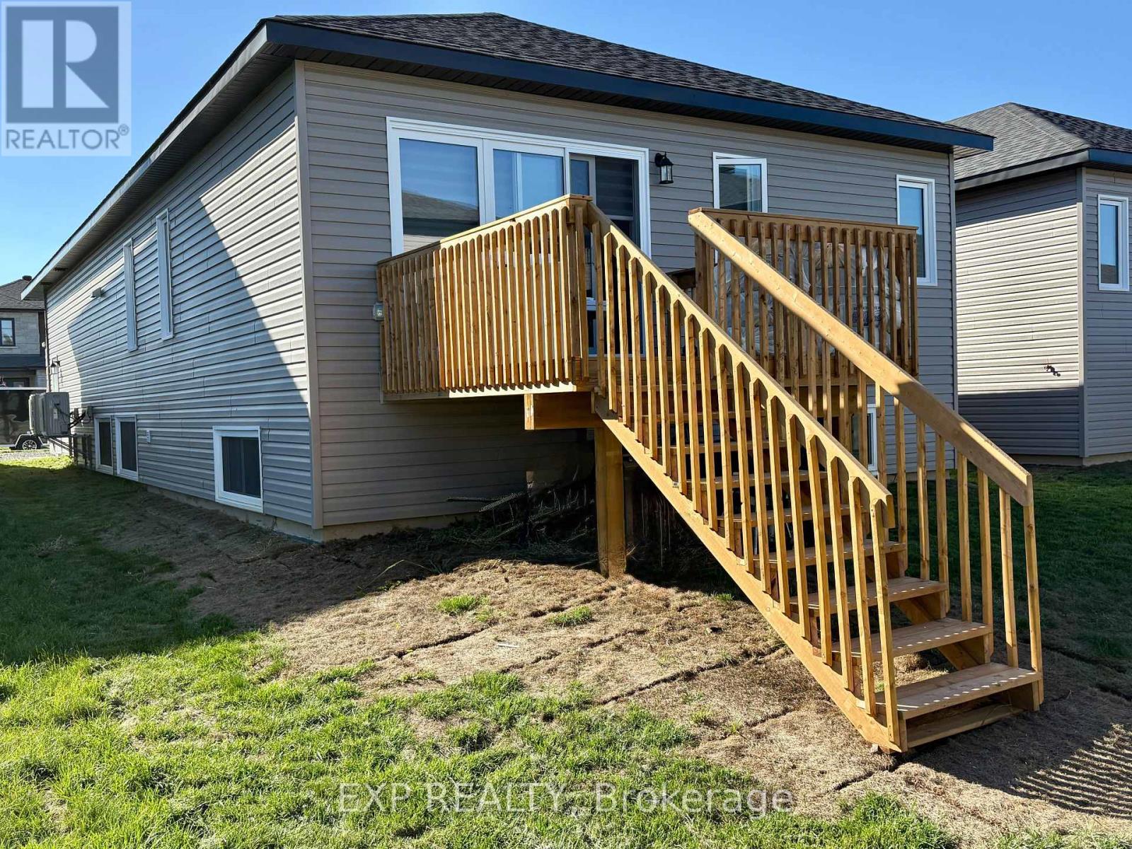 1214 Montblanc Crescent, Russell, Ontario  K0A 1W0 - Photo 17 - X12434906