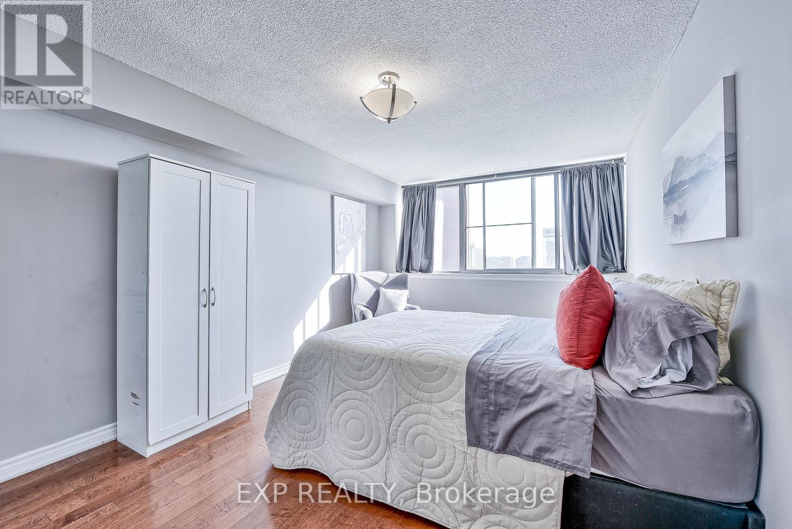 4235 Sherwoodtowne Boulevard, Mississauga, Ontario  L4Z 1W3 - Photo 17 - W12444555