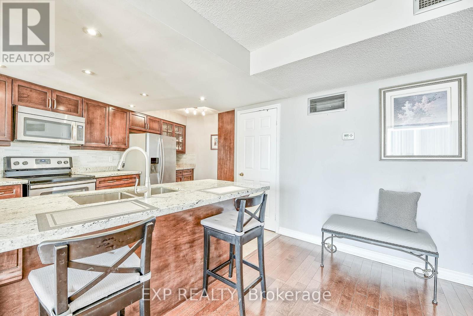 4235 Sherwoodtowne Boulevard, Mississauga, Ontario  L4Z 1W3 - Photo 12 - W12444555