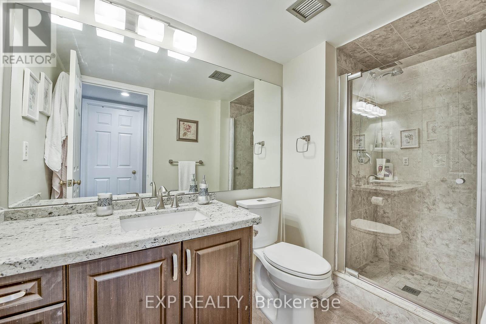4235 Sherwoodtowne Boulevard, Mississauga, Ontario  L4Z 1W3 - Photo 16 - W12444555