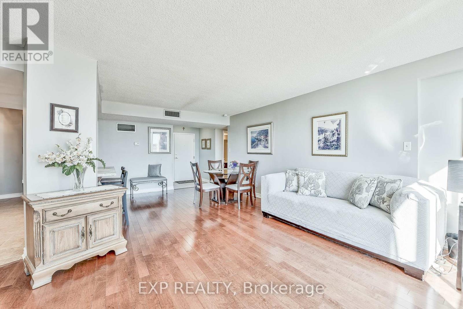 4235 Sherwoodtowne Boulevard, Mississauga, Ontario  L4Z 1W3 - Photo 11 - W12444555