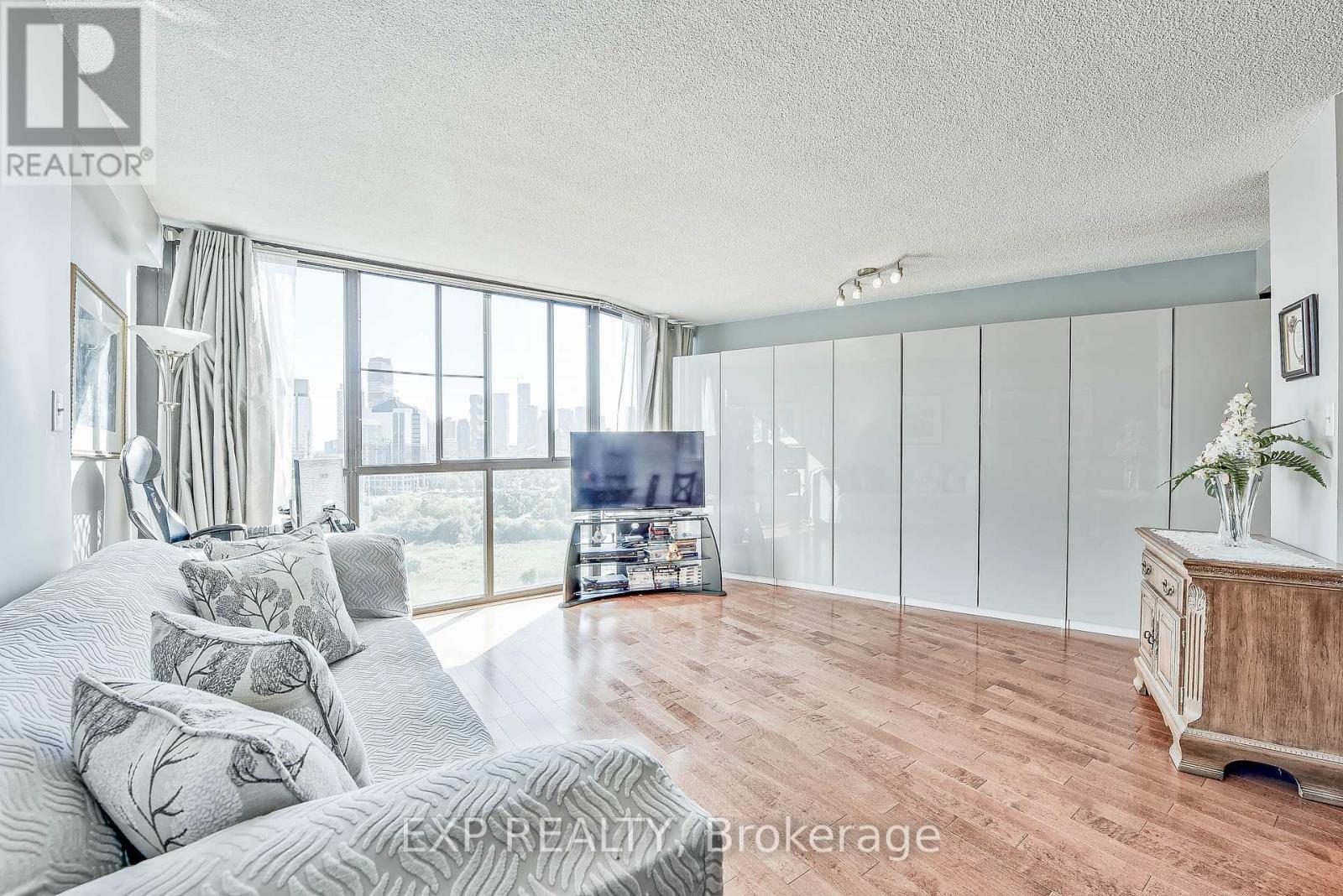 4235 Sherwoodtowne Boulevard, Mississauga, Ontario  L4Z 1W3 - Photo 10 - W12444555