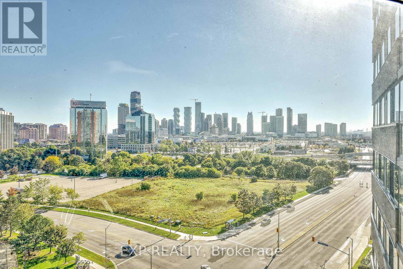 4235 Sherwoodtowne Boulevard, Mississauga, Ontario  L4Z 1W3 - Photo 24 - W12444555