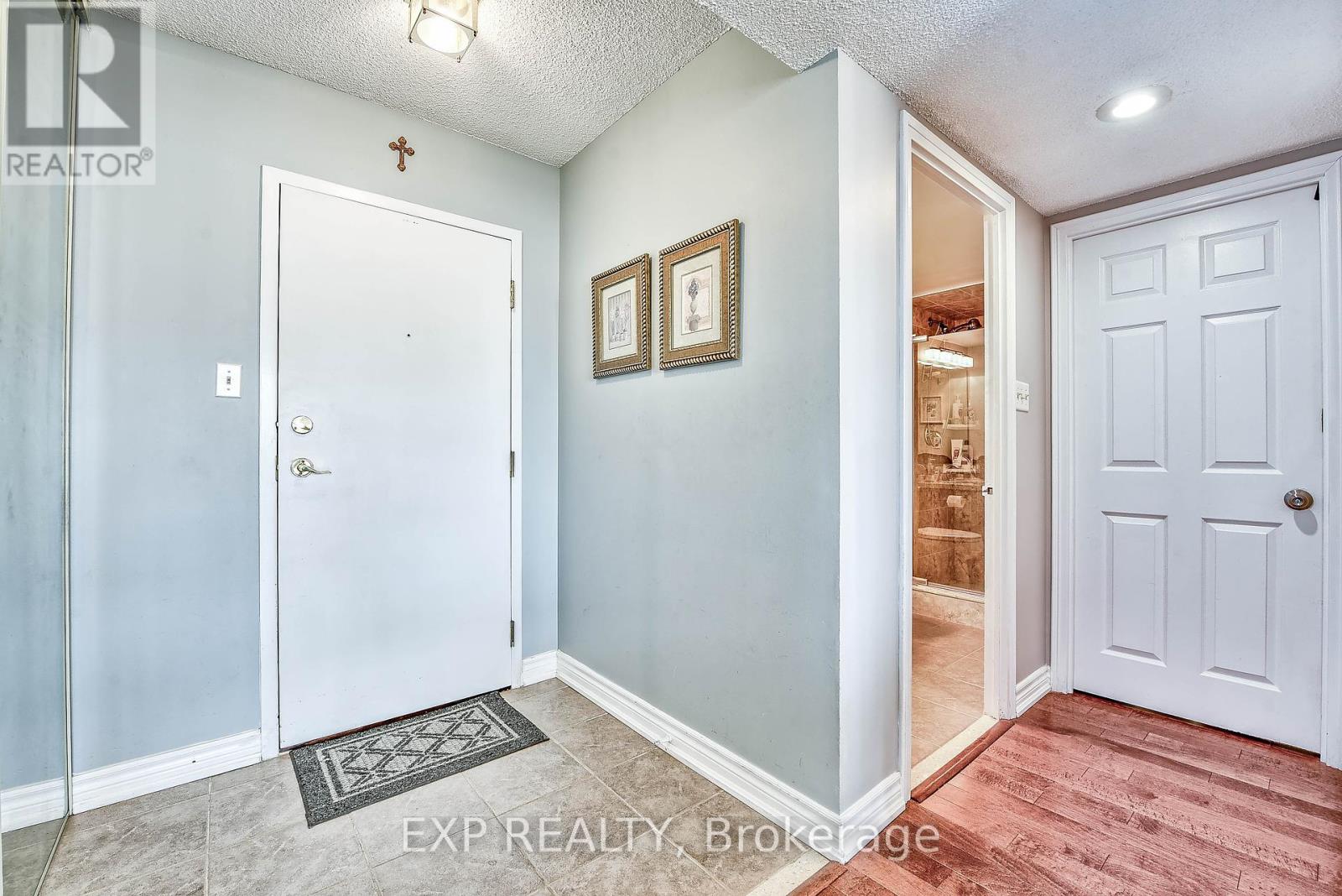 4235 Sherwoodtowne Boulevard, Mississauga, Ontario  L4Z 1W3 - Photo 5 - W12444555