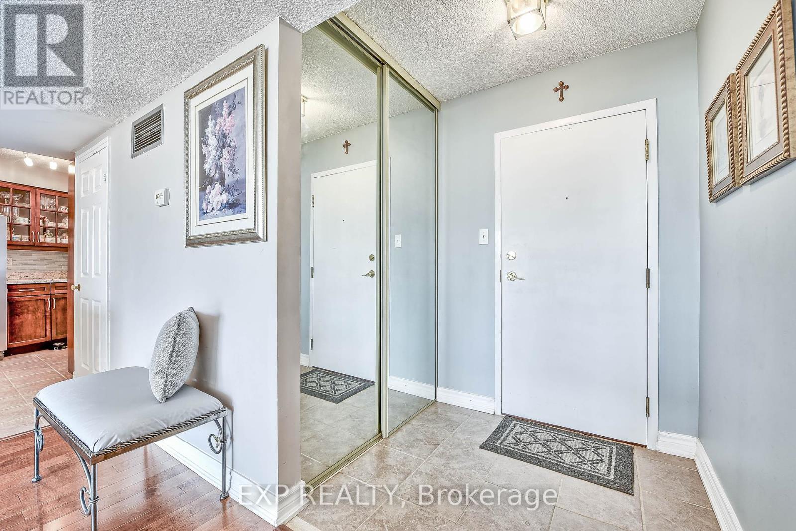 4235 Sherwoodtowne Boulevard, Mississauga, Ontario  L4Z 1W3 - Photo 4 - W12444555