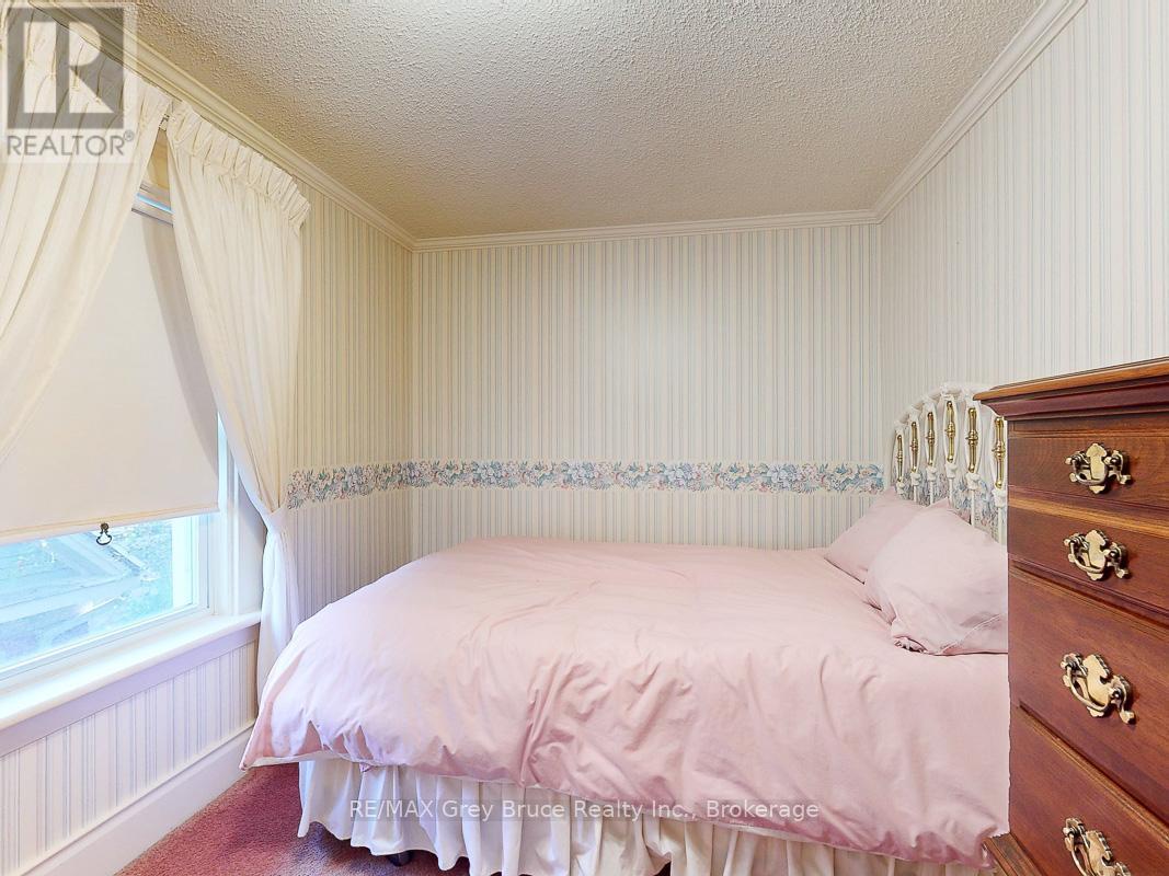714 4th Avenue E, Owen Sound, Ontario  N4K 2N6 - Photo 26 - X12446611