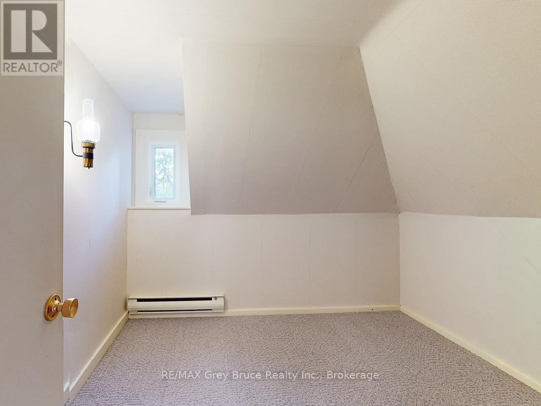 714 4th Avenue E, Owen Sound, Ontario  N4K 2N6 - Photo 32 - X12446611