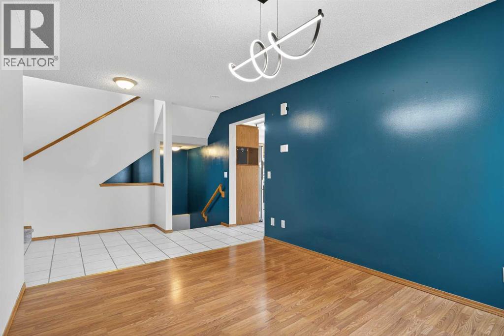 47 Mt Apex Crescent Se, Calgary, Alberta  T2Z 2V3 - Photo 8 - A2256959
