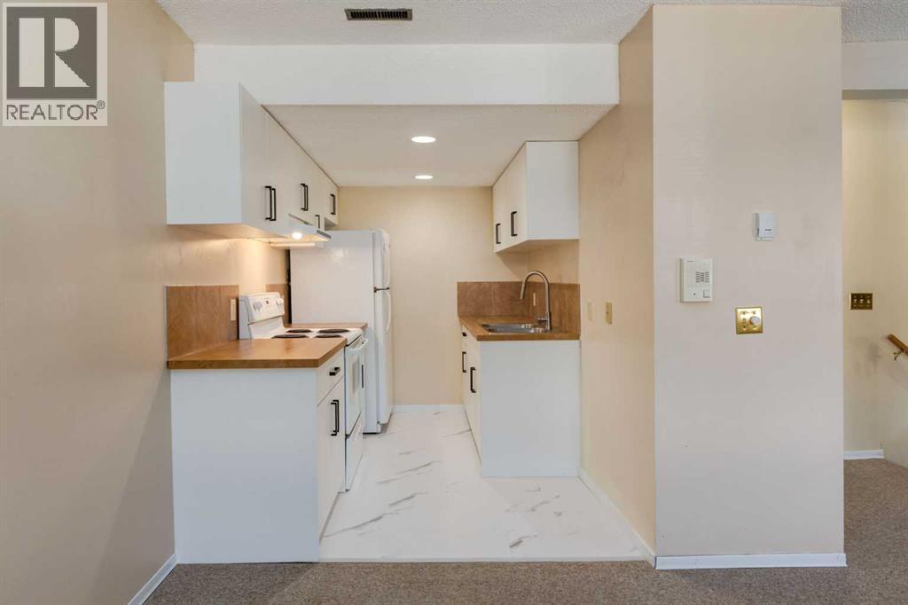 221, 200 Brookpark Drive Sw, Calgary, Alberta  T2W 3E5 - Photo 8 - A2258123