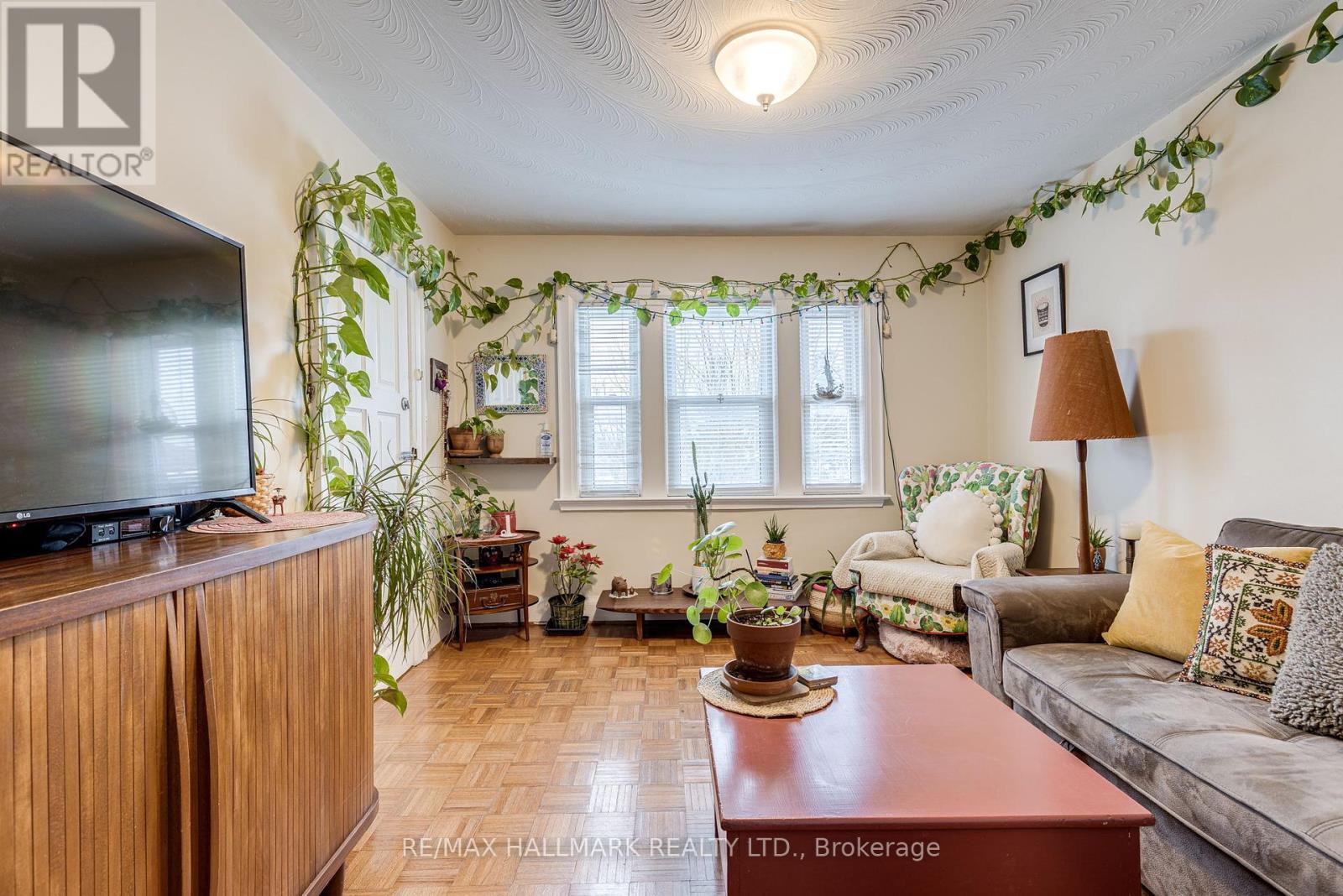 329 Vaughan Road, Toronto (Humewood-Cedarvale), Ontario  M6C 2N5 - Photo 14 - C12446486
