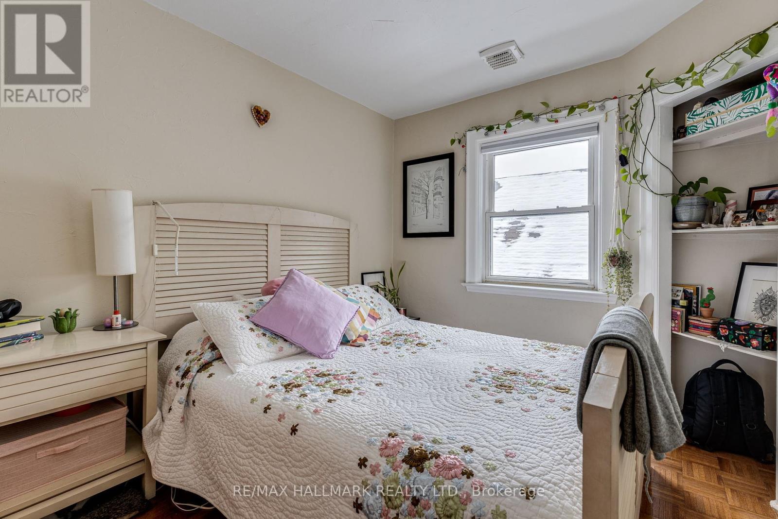 329 Vaughan Road, Toronto (Humewood-Cedarvale), Ontario  M6C 2N5 - Photo 5 - C12446486