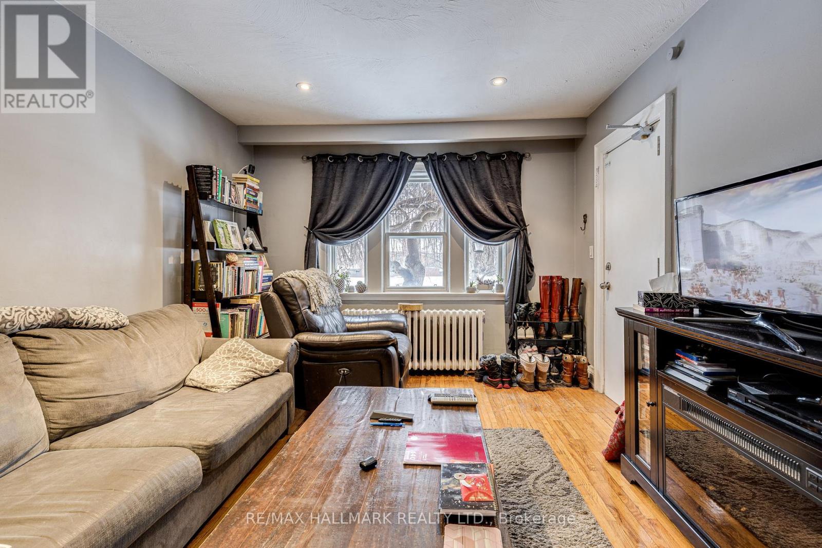 327 Vaughan Road, Toronto (Humewood-Cedarvale), Ontario  M6C 2N5 - Photo 10 - C12446491