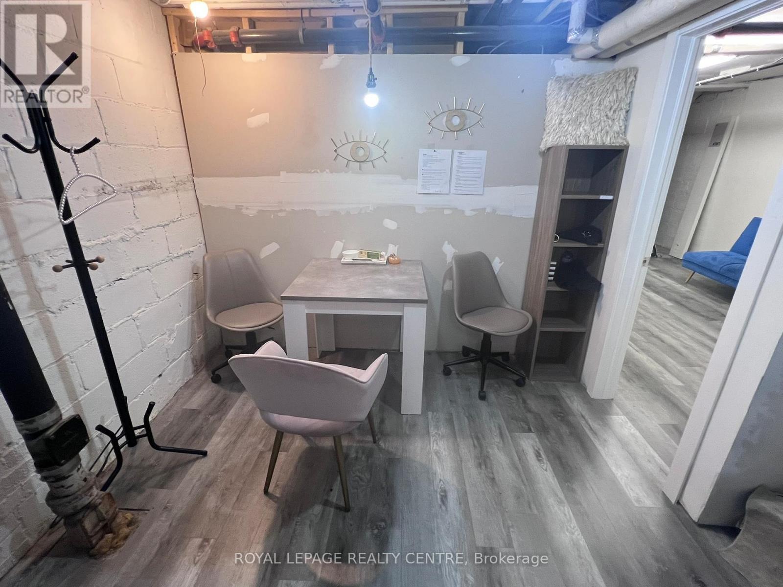 1034 Eglinton Avenue W, Toronto (Forest Hill North), Ontario  M6C 2C5 - Photo 13 - C12446525