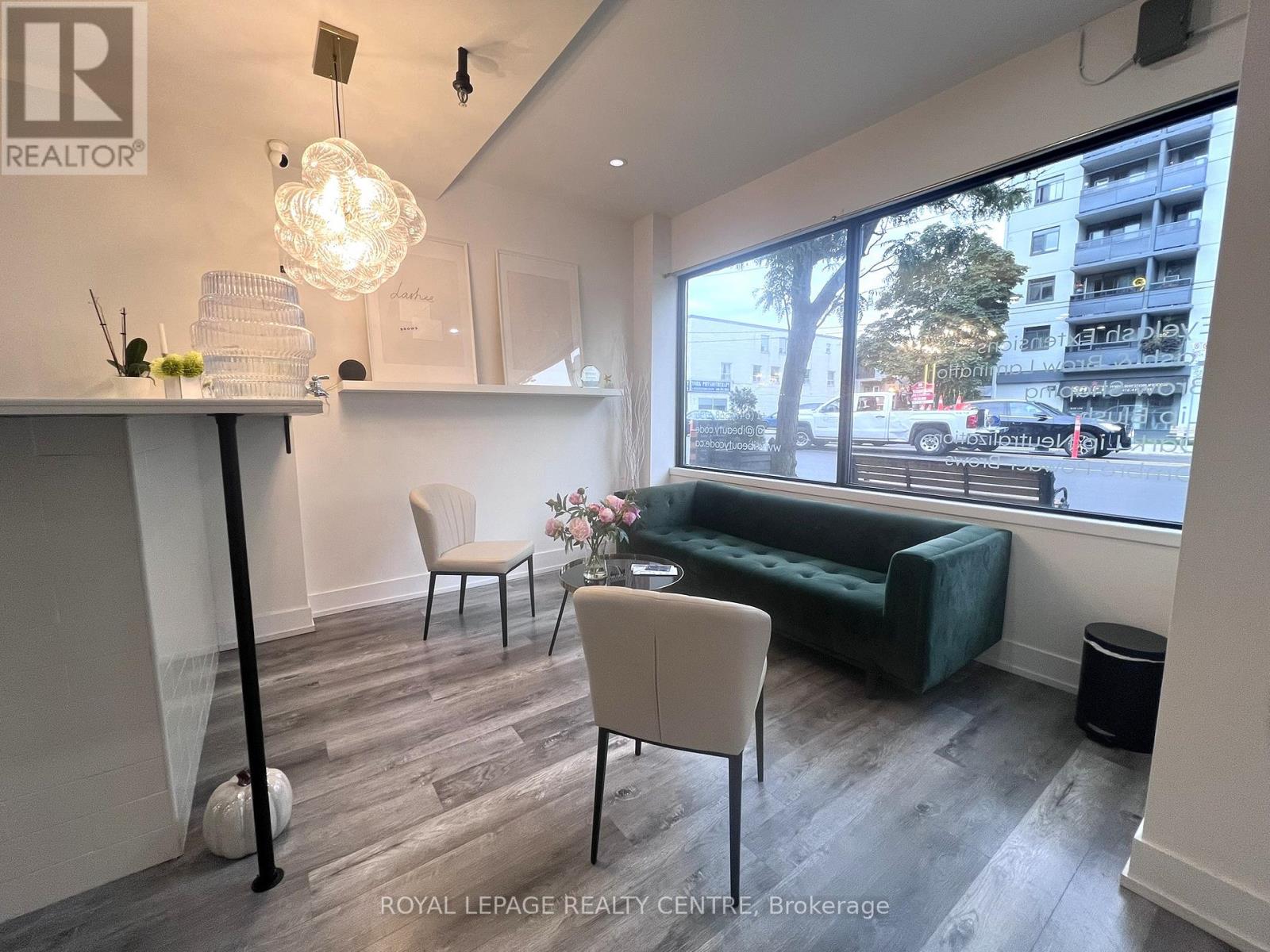 1034 Eglinton Avenue W, Toronto (Forest Hill North), Ontario  M6C 2C5 - Photo 2 - C12446525