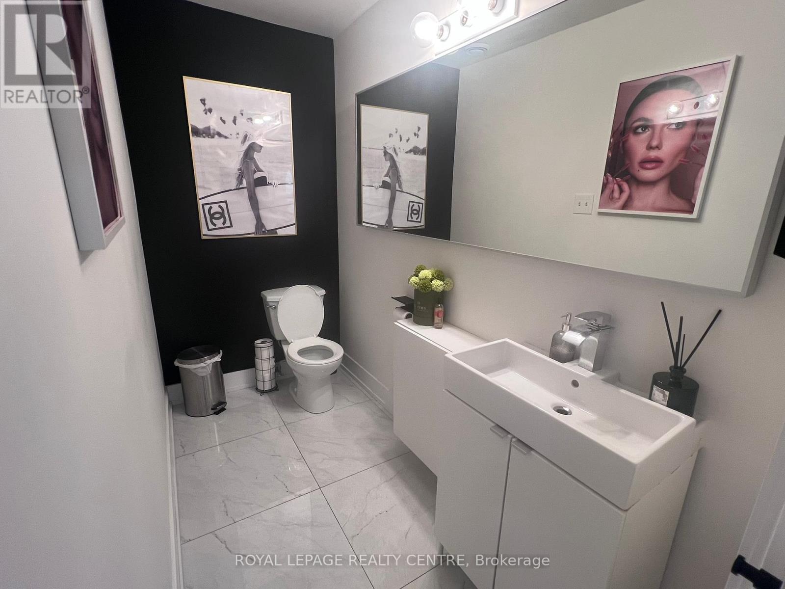 1034 Eglinton Avenue W, Toronto (Forest Hill North), Ontario  M6C 2C5 - Photo 9 - C12446525