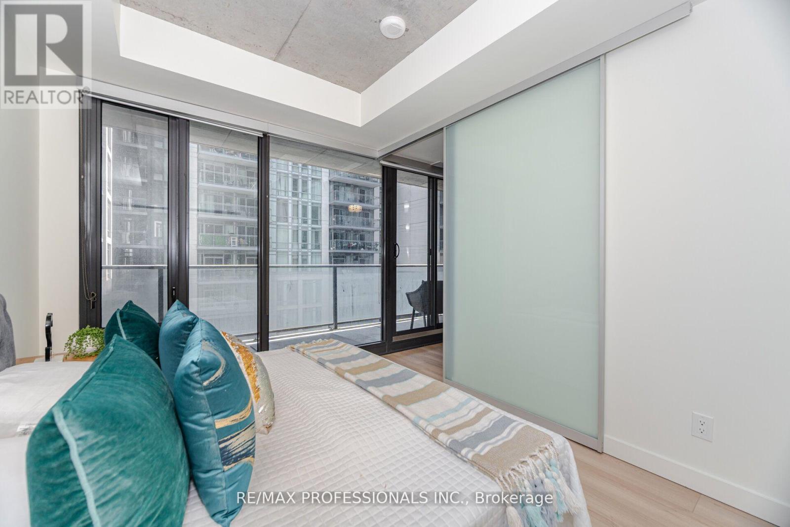 716 - 111 Bathurst Street, Toronto, Ontario  M5V 0M9 - Photo 24 - C12446531