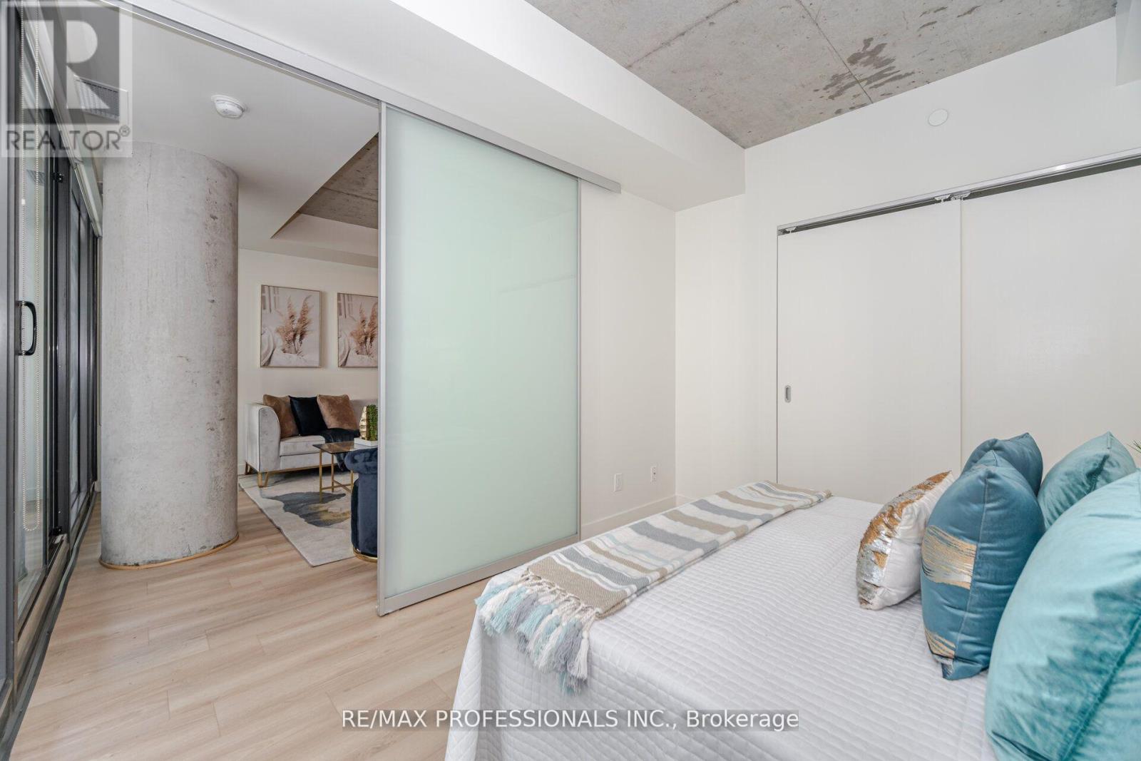 716 - 111 Bathurst Street, Toronto, Ontario  M5V 0M9 - Photo 25 - C12446531