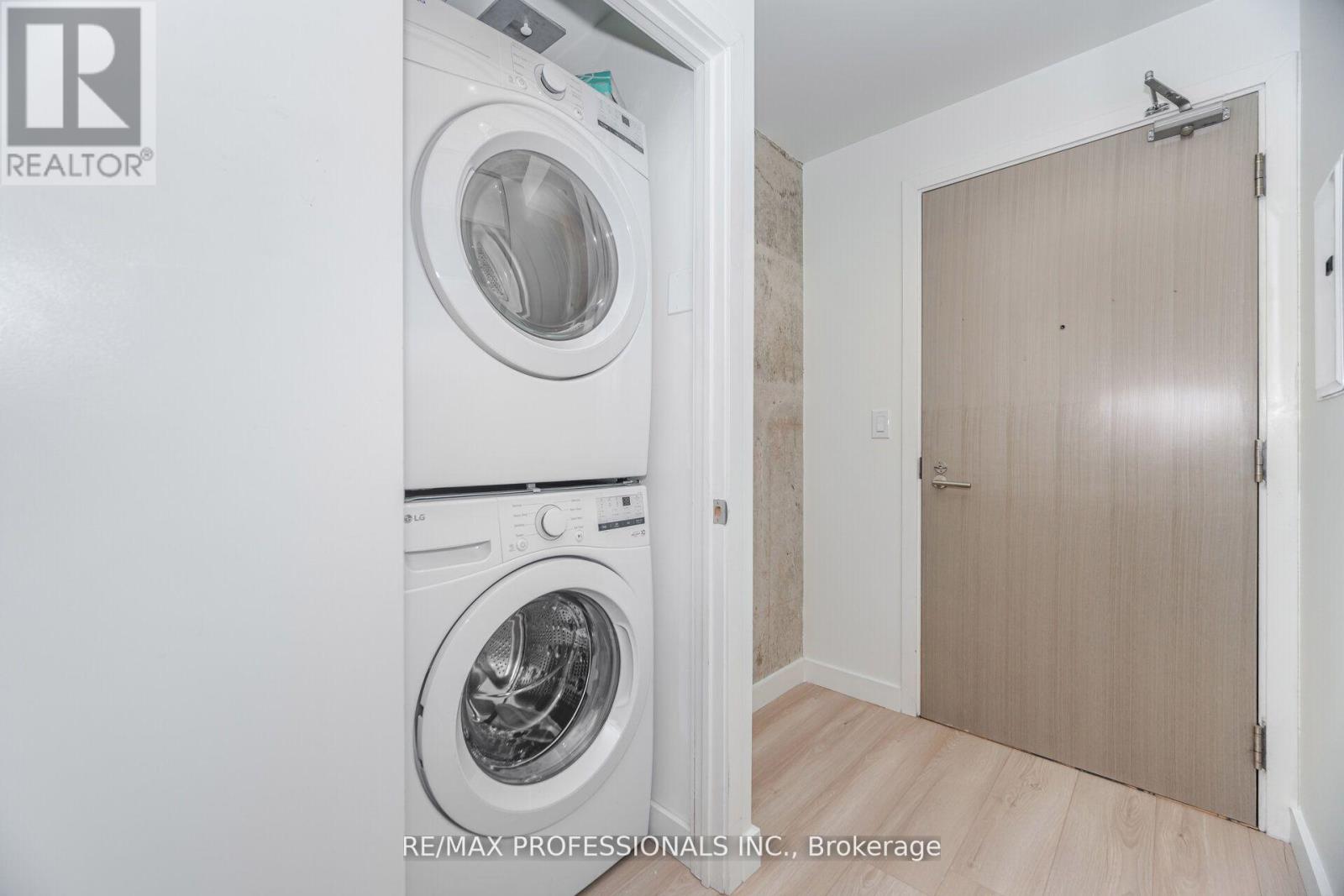 716 - 111 Bathurst Street, Toronto, Ontario  M5V 0M9 - Photo 29 - C12446531
