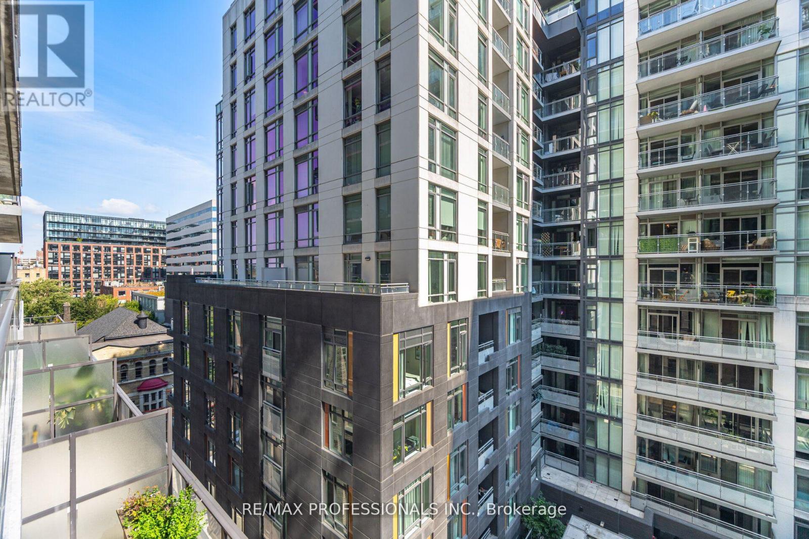 716 - 111 Bathurst Street, Toronto, Ontario  M5V 0M9 - Photo 32 - C12446531