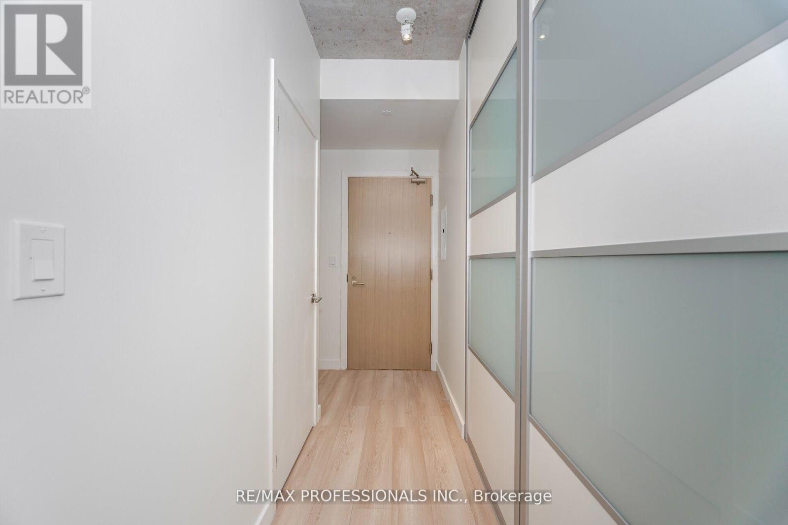 716 - 111 Bathurst Street, Toronto, Ontario  M5V 0M9 - Photo 6 - C12446531