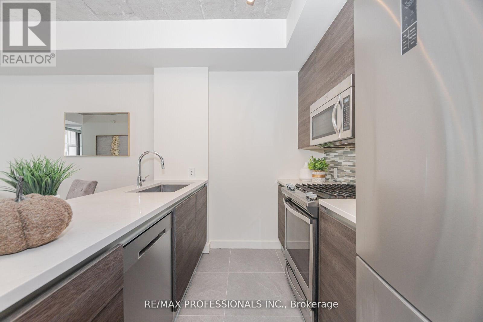 716 - 111 Bathurst Street, Toronto, Ontario  M5V 0M9 - Photo 9 - C12446531
