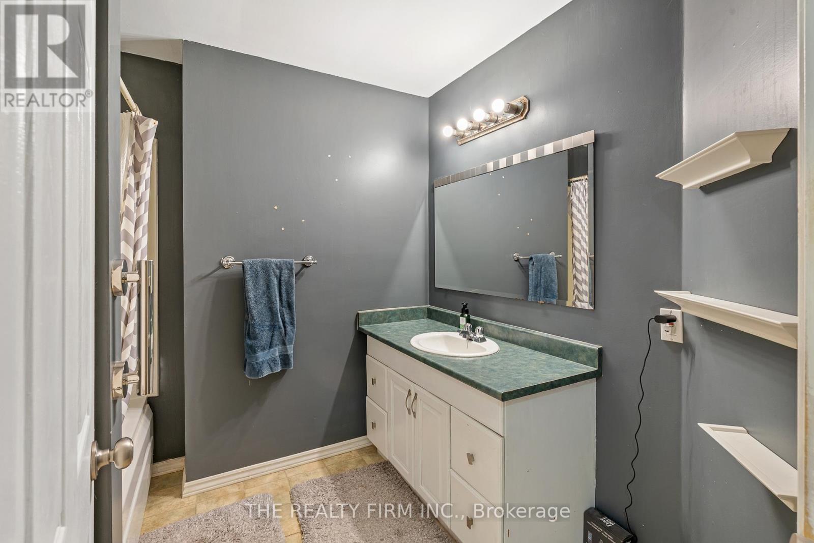 26 Monmore Road, London North (North F), Ontario  N6G 2W6 - Photo 15 - X12446618