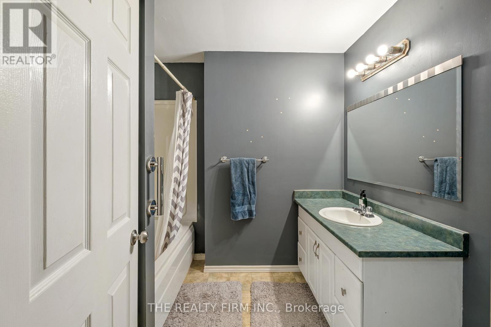 26 Monmore Road, London North (North F), Ontario  N6G 2W6 - Photo 16 - X12446618