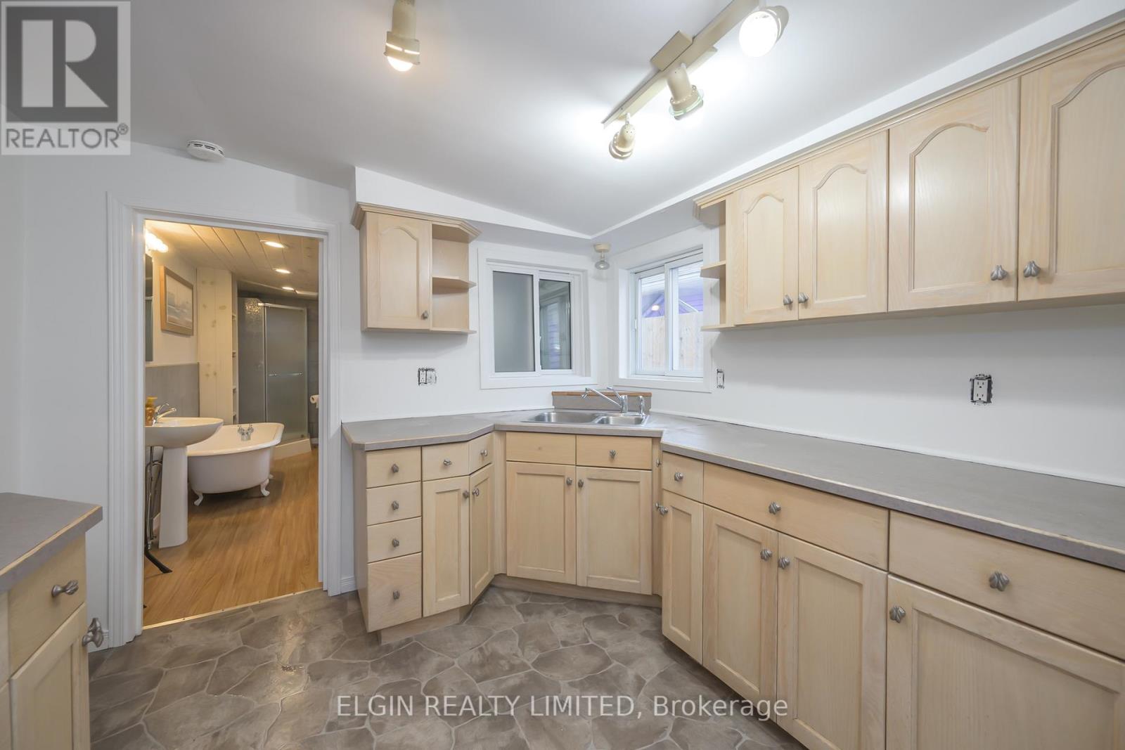 159 William Street, Central Elgin, Ontario  N5L 1C7 - Photo 16 - X12446700