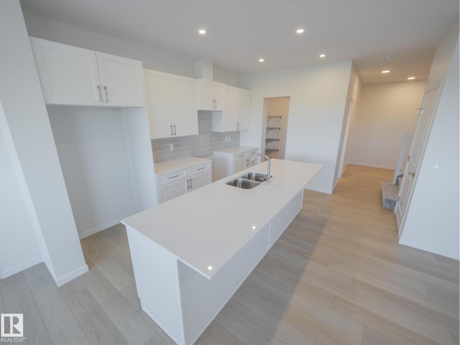 17443 2 St Nw, Edmonton, Alberta  T5Y 4G6 - Photo 12 - E4460980