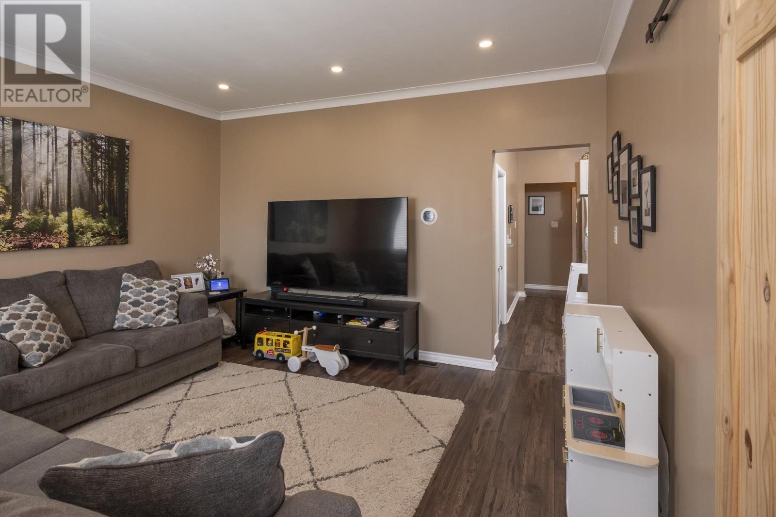 742 Catherine St, Thunder Bay, Ontario  P7E 1L3 - Photo 8 - TB251848