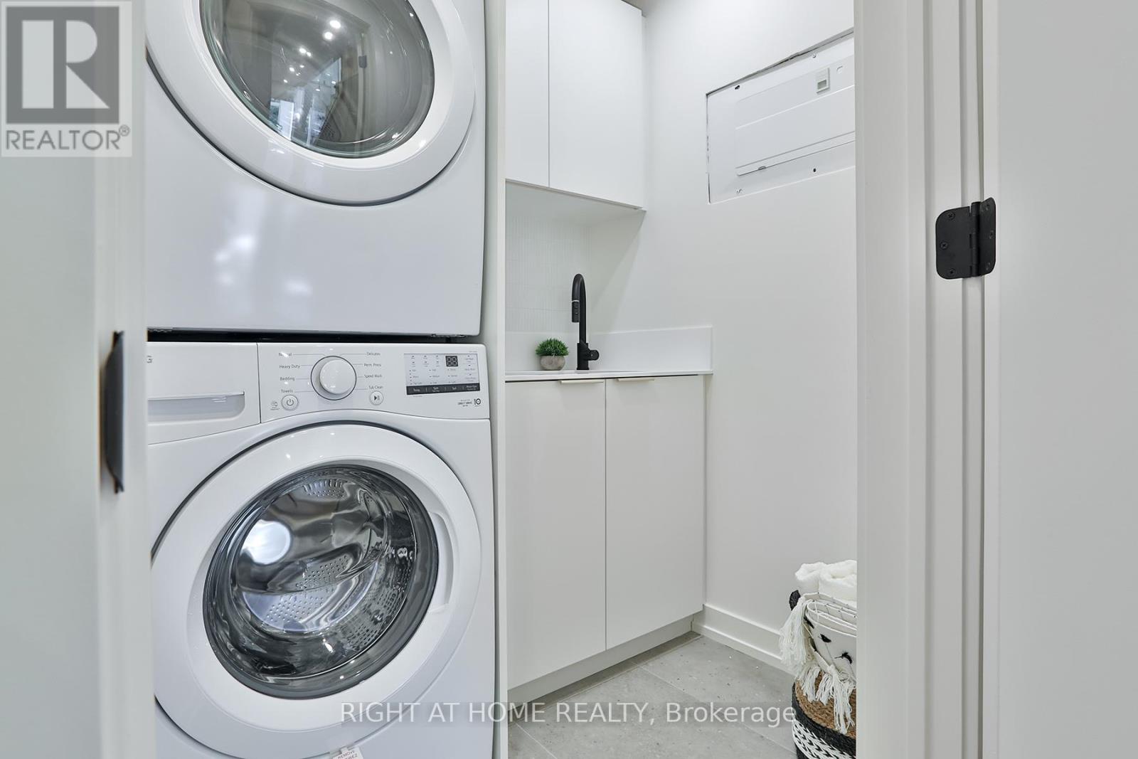 60 Winnifred Avenue, Toronto, Ontario  M4M 2X3 - Photo 27 - E12446485
