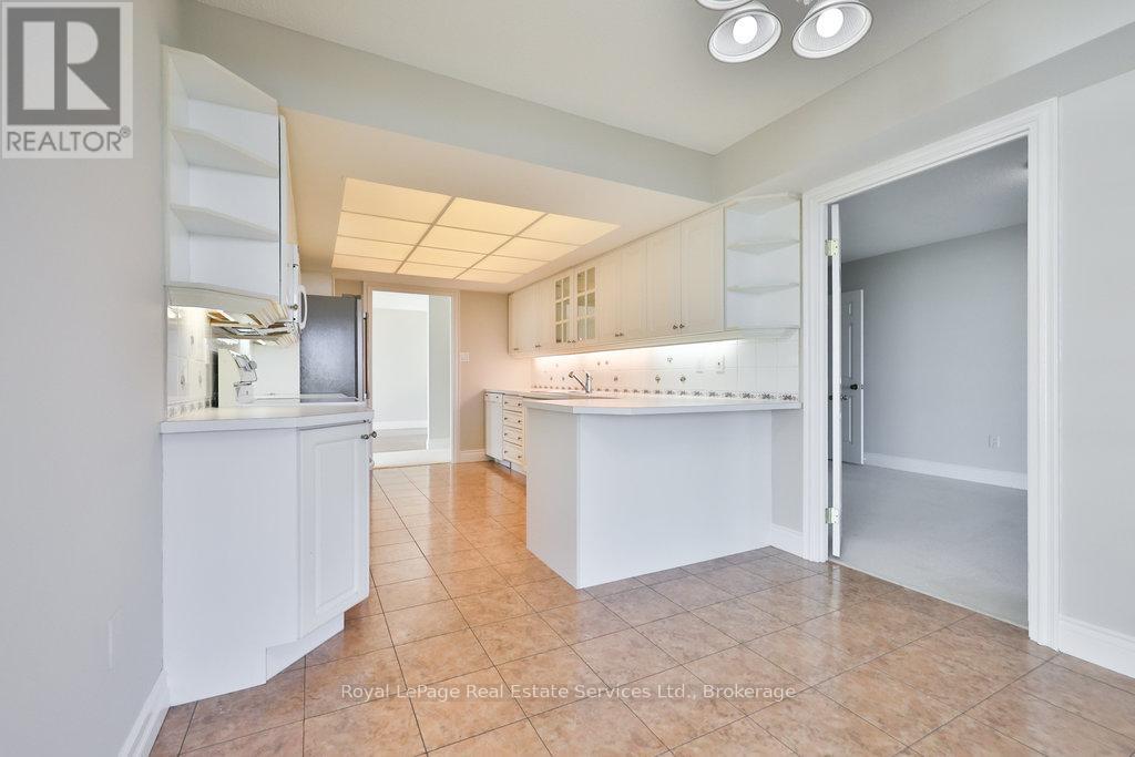 607 - 2170 Marine Drive, Oakville, Ontario  L6L 5V1 - Photo 17 - W12446546
