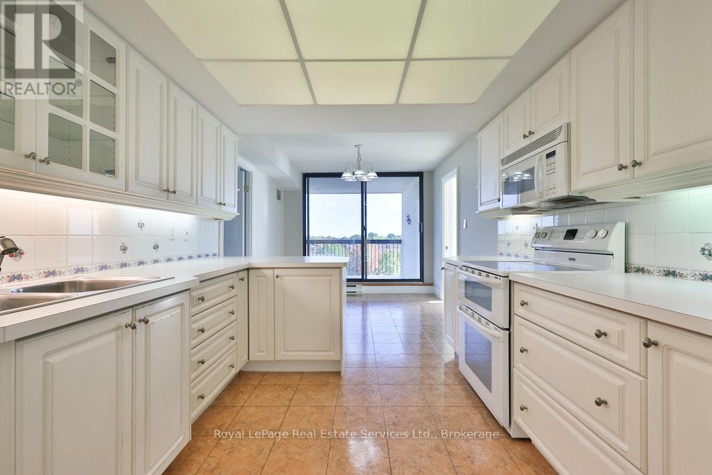 607 - 2170 Marine Drive, Oakville, Ontario  L6L 5V1 - Photo 21 - W12446546