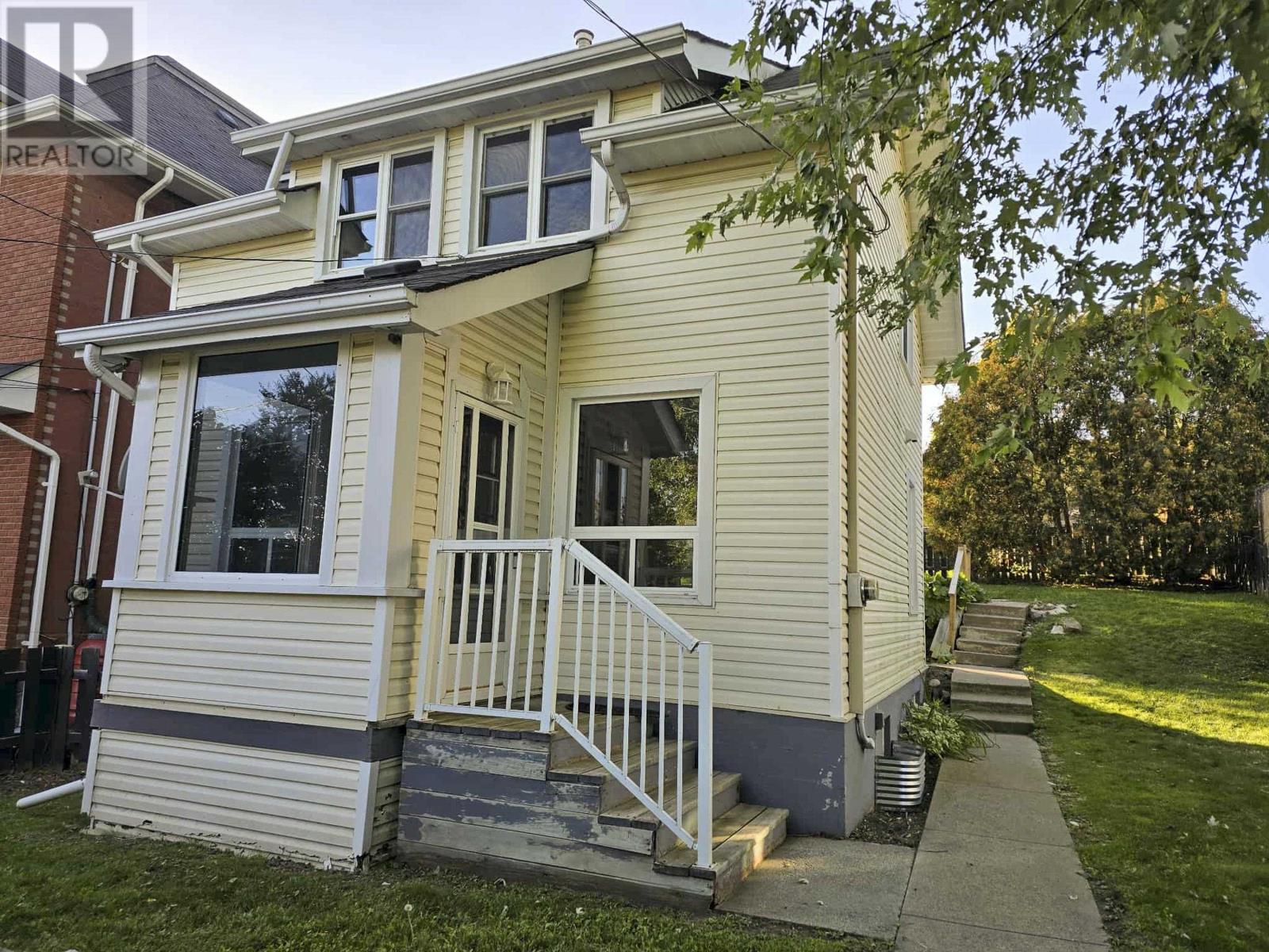 16 Crown St, Thunder Bay, Ontario  P7B 3J6 - Photo 1 - TB253054