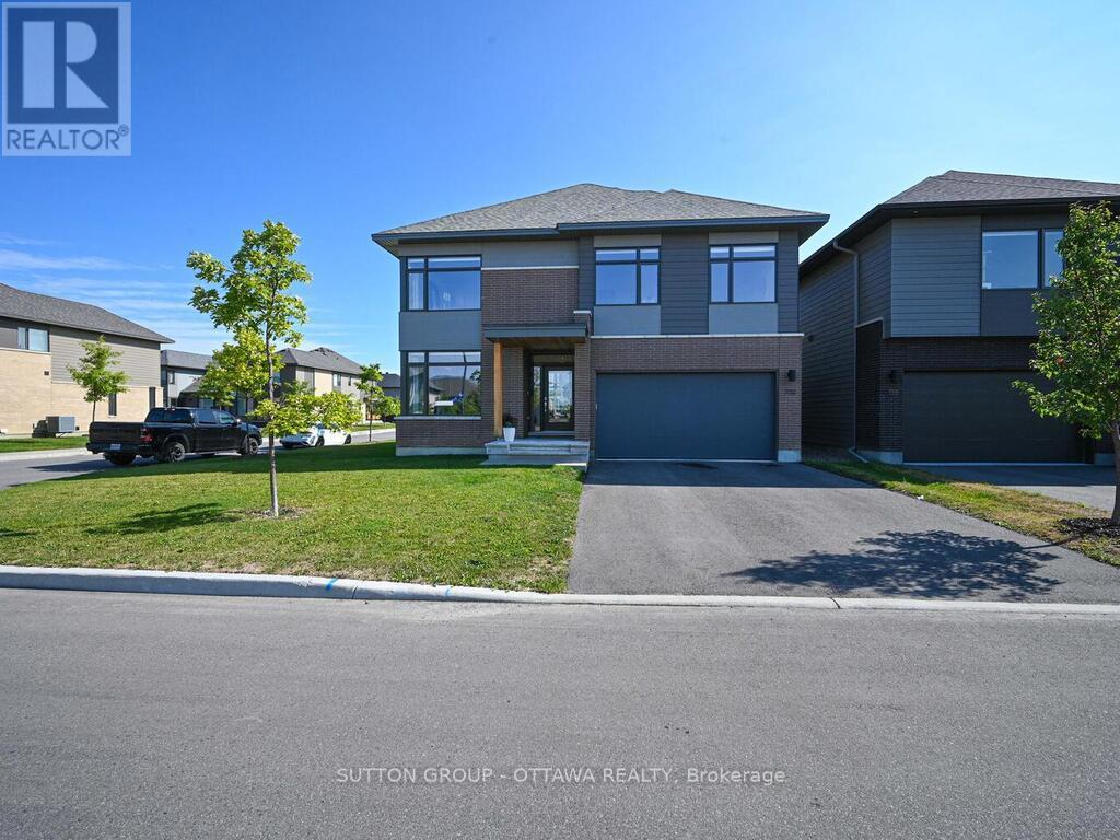 732 Wooler Place, Ottawa, Ontario  K1T 0T5 - Photo 1 - X12446585