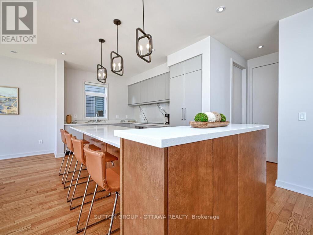 732 Wooler Place, Ottawa, Ontario  K1T 0T5 - Photo 10 - X12446585