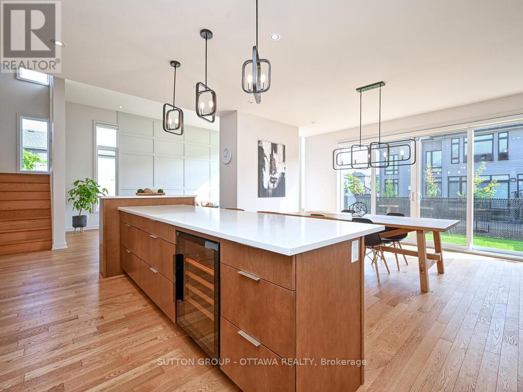 732 Wooler Place, Ottawa, Ontario  K1T 0T5 - Photo 11 - X12446585
