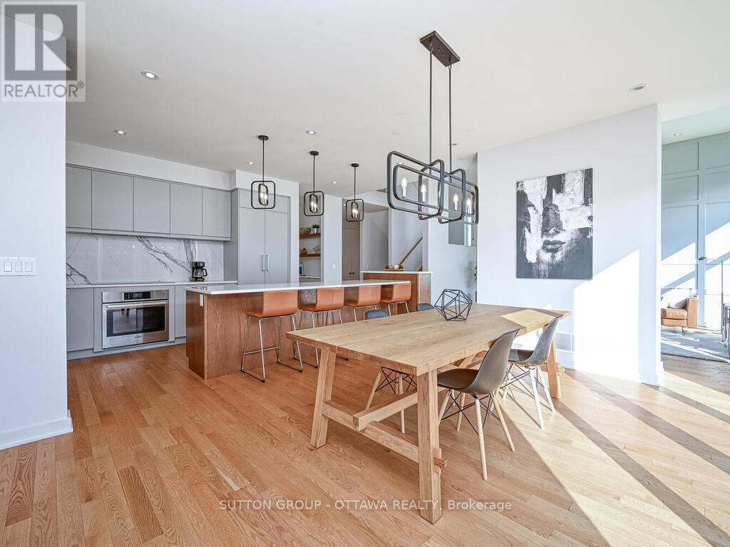 732 Wooler Place, Ottawa, Ontario  K1T 0T5 - Photo 12 - X12446585