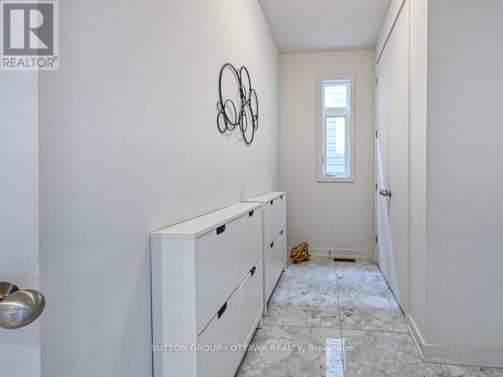 732 Wooler Place, Ottawa, Ontario  K1T 0T5 - Photo 16 - X12446585