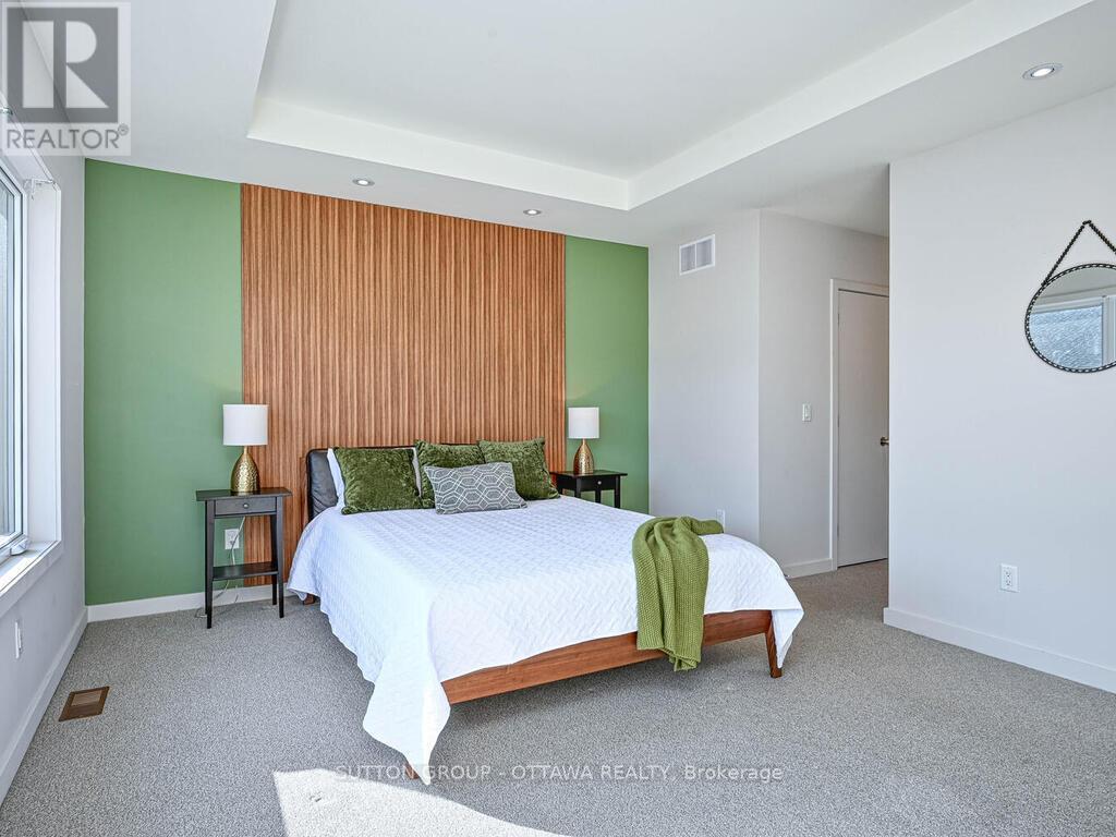 732 Wooler Place, Ottawa, Ontario  K1T 0T5 - Photo 18 - X12446585