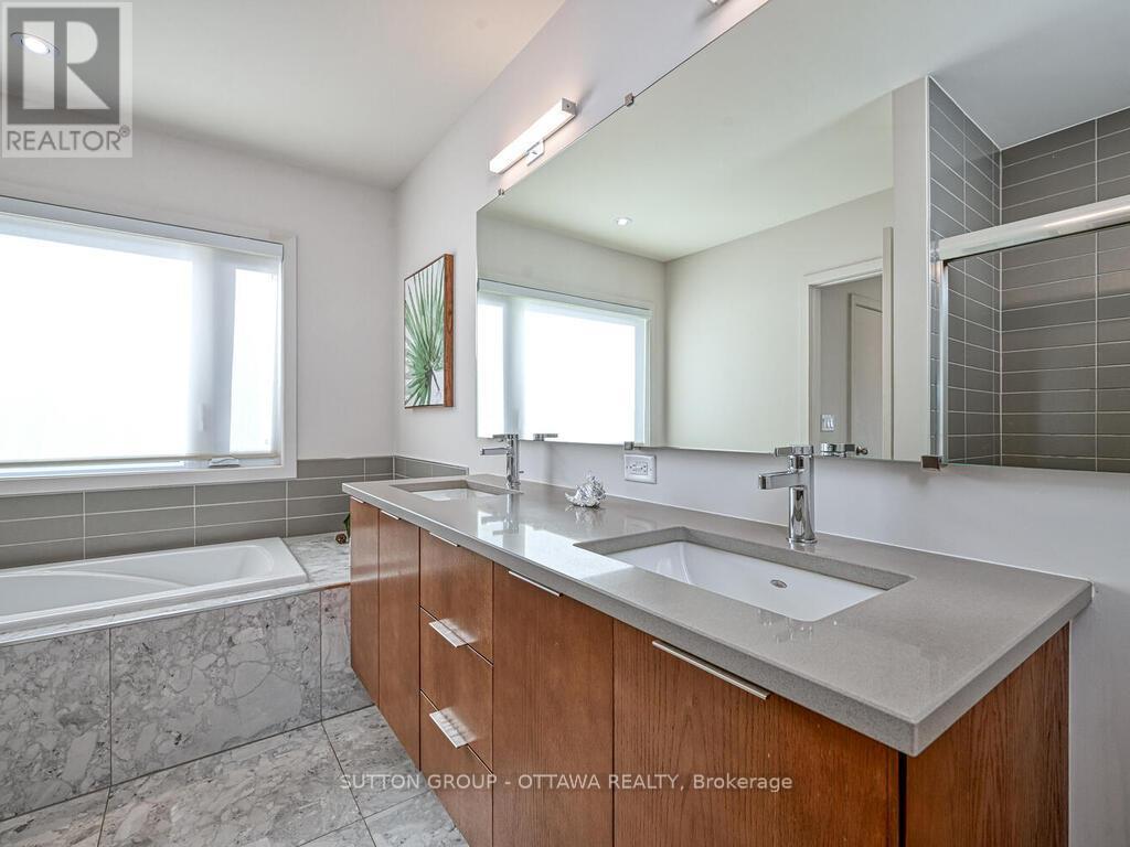732 Wooler Place, Ottawa, Ontario  K1T 0T5 - Photo 21 - X12446585