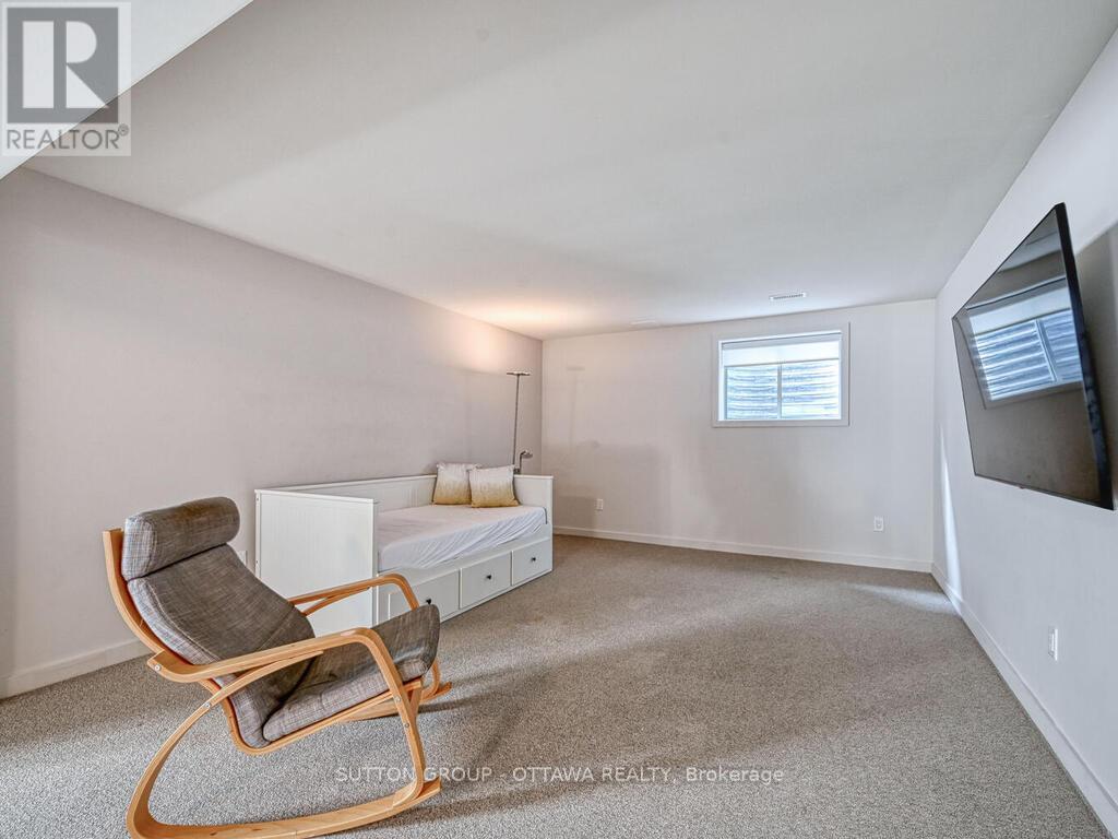 732 Wooler Place, Ottawa, Ontario  K1T 0T5 - Photo 32 - X12446585