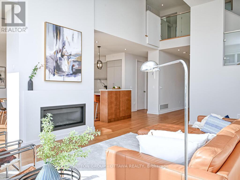 732 Wooler Place, Ottawa, Ontario  K1T 0T5 - Photo 8 - X12446585